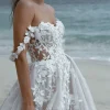 robe de mariée trapèze nue personnalisée, avec des appliques délicates en dentelle et des couches de tulle, robe de mariée de plage pour mariée romantique