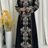 abaya musulman noir avec col montant col en v et broderie florale blanche bleue exquise idéale pour les célébrations de cérémonies islamiques
