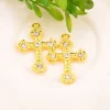 pendentif croix en strass, embellissement utilisé pour la décoration artisanale, 32mm x 22mm, 10 pièces/lot, couleur or ou argent kd437