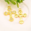 pendentif croix en strass, embellissement utilisé pour la décoration artisanale, 32mm x 22mm, 10 pièces/lot, couleur or ou argent kd437