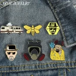 QIHE bijoux émail broches Fans de film broches en métal Badges Denim vêtements femmes broches cadeaux