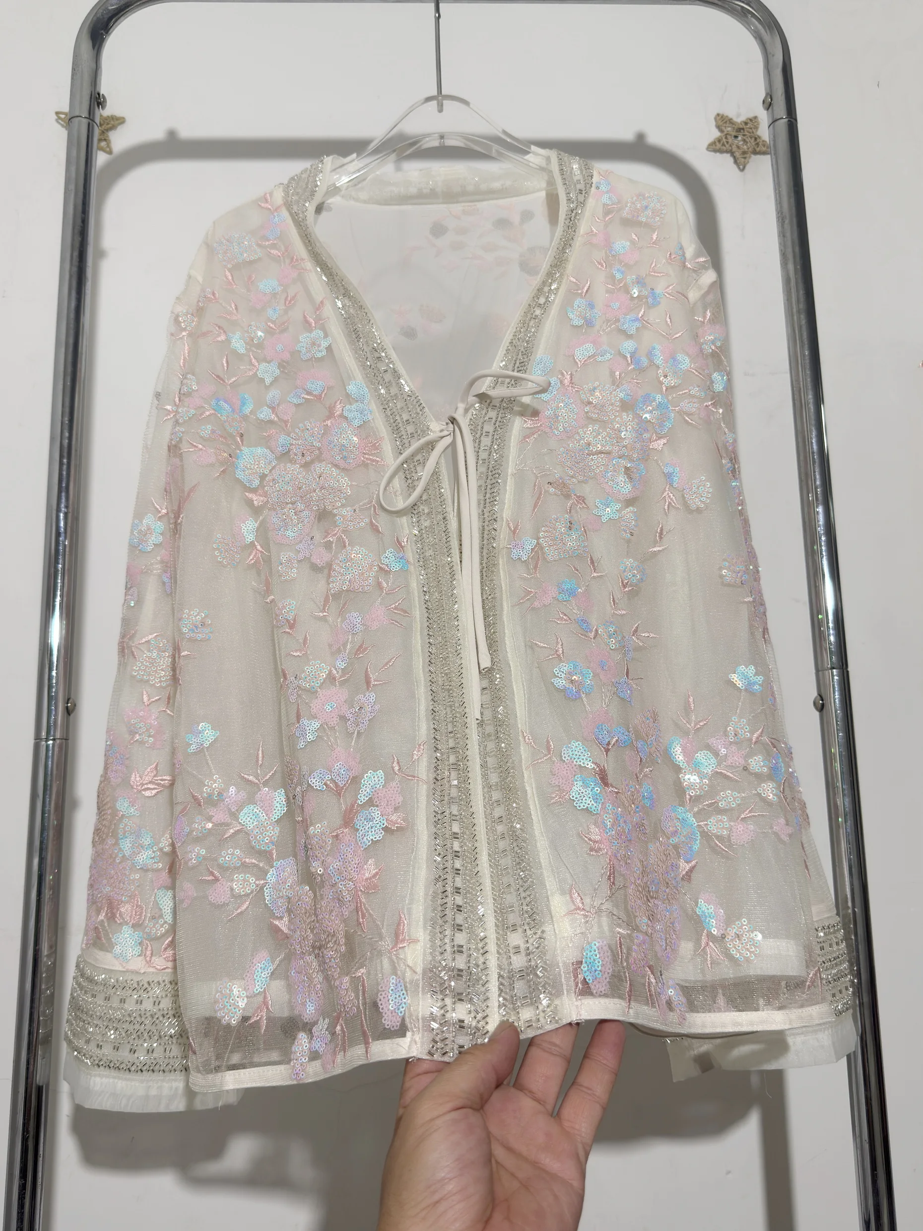 Amzing nouveau doux belle femmes brodé Floral paillettes 2 coupe perlée col en v Vintage haut Kimono veste Blouse Cardigan Streetwear
