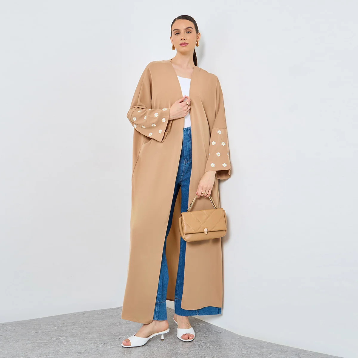 Moyen-Orient lâche Abaya femmes musulmanes à manches longues broderie Abayas caftans Jilbabs islamique Maxi robes vêtements ethniques Moyen-Orient lâche Abaya femmes musulmanes à manches longues broderie Abayas caftans Jilbabs islamique Maxi robes vêtements ethniques