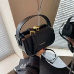 Sac à bandoulière noir classique pour femmes, sacs carrés polyvalents rétro, sacs à main à rabat en cuir texturé de grande capacité, nouvelle collection 2024