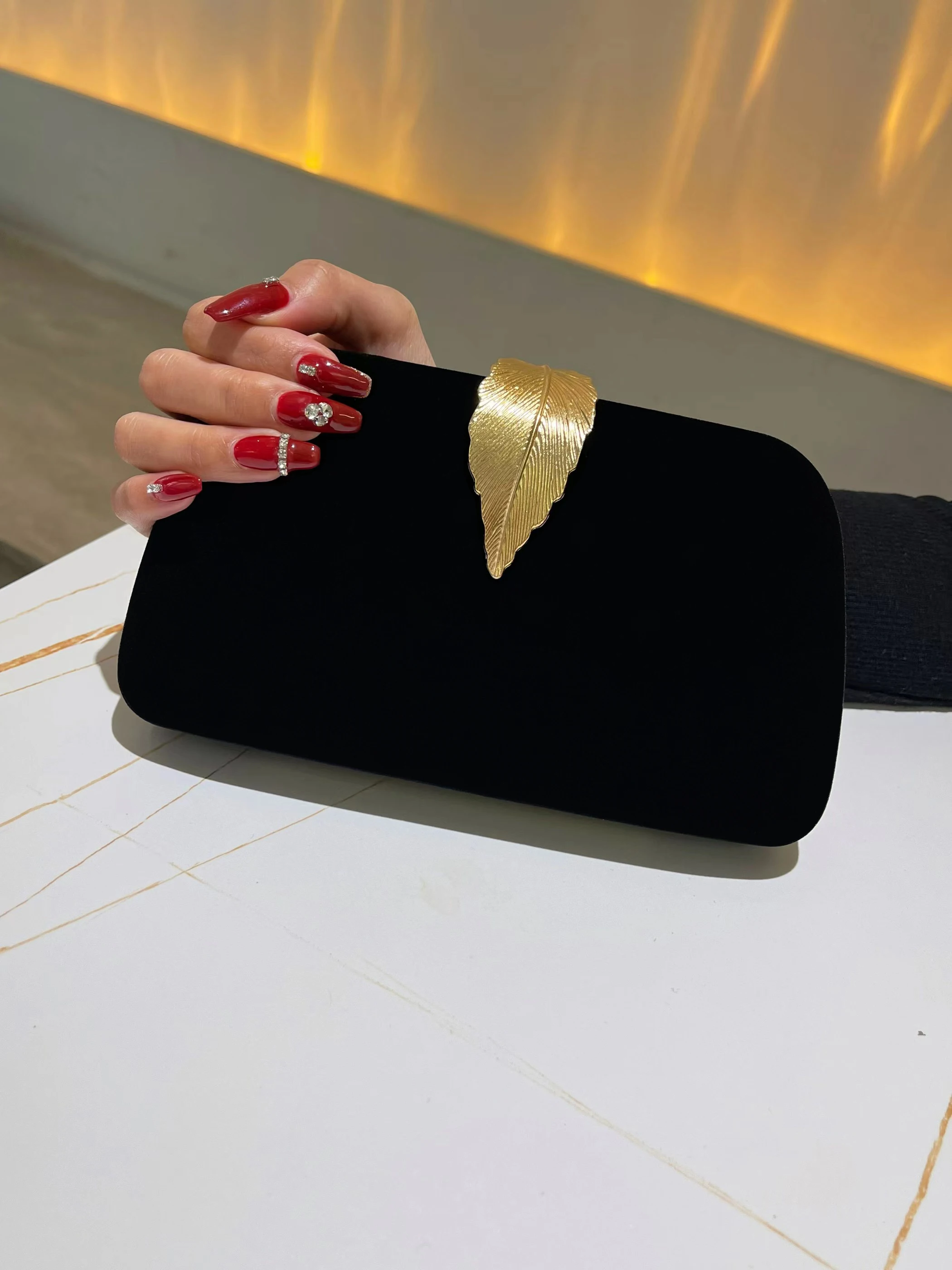 Pochette de soirée pour femmes, sac à main de dîner formel à la mode, pochette de demoiselle d'honneur de mariage, sac à épaule de luxe avec chaîne, porte-monnaie de fête Cocktail