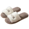Élégant doux décontracté moelleux pantoufles chaud anti dérapant femmes maison appartements semelle épaisse lettre maison coton chaussures étudiant
