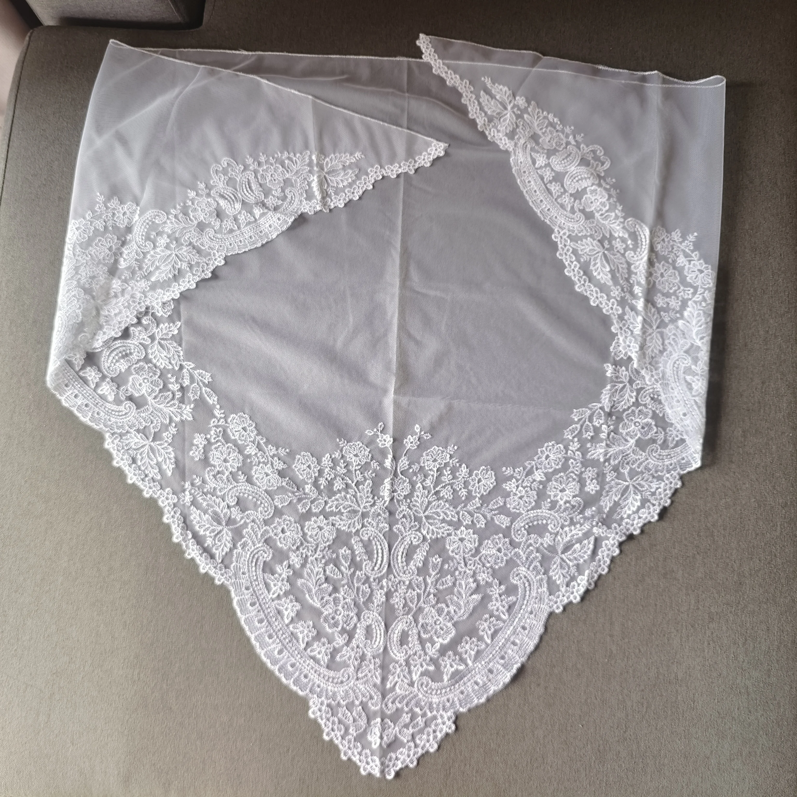 Mantille en dentelle espagnole blanche brodée Mantel De Encaje Fallera Manteleta fallera blanca