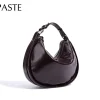 2025 nouveau design chic couleur cerise demi lune ronde femmes fourre tout brillant en cuir de vache femme sac à bandoulière haut de gamme sac à main