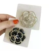 broches camélia en strass pour femmes, unisexe, design floral en émail, épingles végétales, fête de bureau, cadeaux pour amis, accessoires bijoux