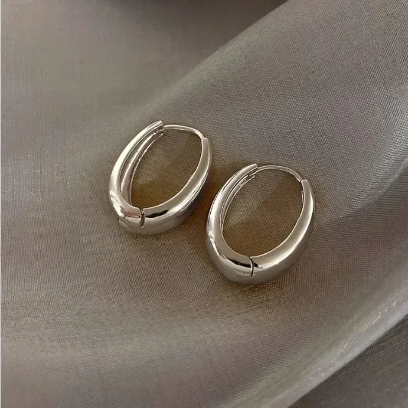 Boucles d'oreilles créoles ovales minimalistes pour femmes, géométrie en métal, document doré, cadeau de bijoux féminins, nouveau design, tendance de la mode