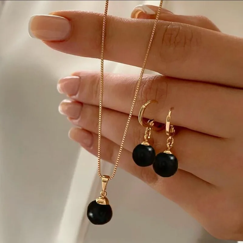 Ensemble de boucles d'oreilles et collier avec pendentif en Imitation de perles pour femmes, chaîne de couleur or Vintage, bijoux cadeau de fête de mariage pour filles