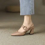 Sandales pour femme été 2025 talons hauts un mot chaussures pour femmes en cuir bout pointu boucles talon épais chaussures moyennes confort F
