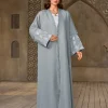 Abaya gris clair élégant pour dames islamiquesBroderie florale pour les célébrations du Ramadan à Dubaï, du koweït et du Moyen-Orient, usage quotidien