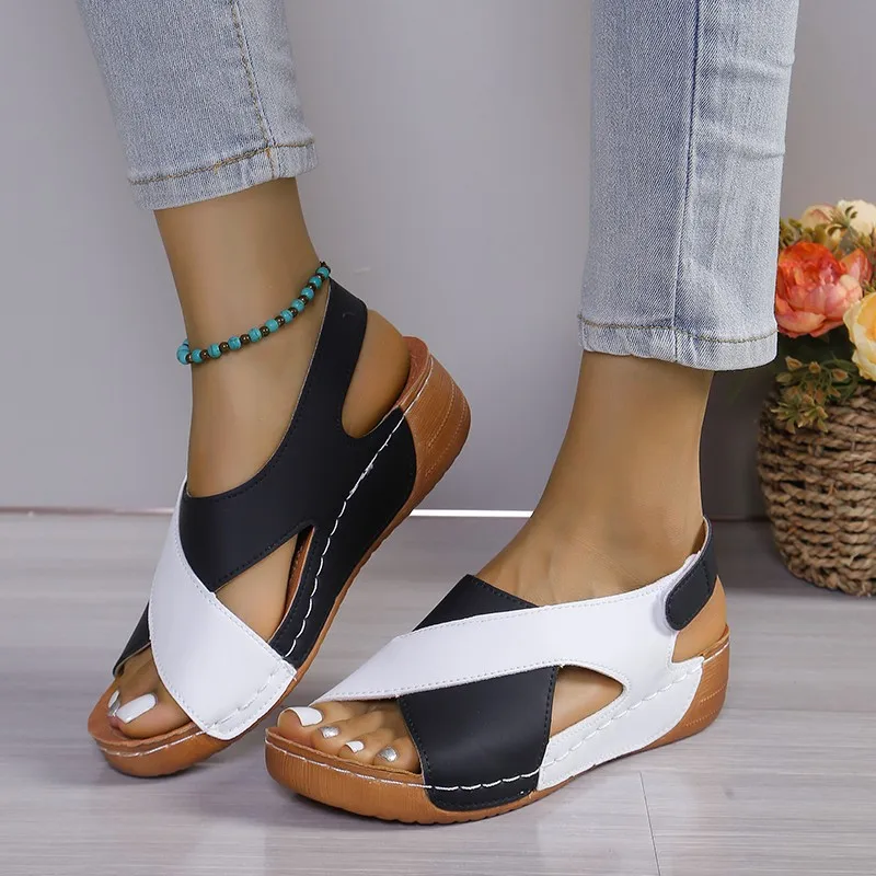 Nouvelles femmes contraste couleur sandales à talons compensés été Peep orteil chaussures de plage antidérapantes femme plate-forme confortable romaine Sandalias Mujer Nouvelles femmes contraste couleur sandales à talons compensés été Peep orteil chaussures de plage antidérapantes femme plate-forme confortable romaine Sandalias Mujer