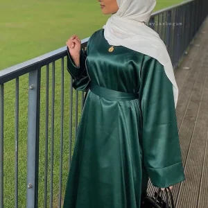 Robe Abaya en satin uni pour femmes musulmanes, poches latérales, manches larges, vêtements islamiques de Dubaï et de Turquie, robe modeste pour le Ramadan Robe Abaya en satin uni pour femmes musulmanes, poches latérales, manches larges, vêtements islamiques de Dubaï et de Turquie, robe modeste pour le Ramadan