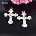 Pendentif croix en strass, embellissement utilisé pour la décoration artisanale, 32MM x 22MM, 10 pièces/lot, couleur or ou argent KD437