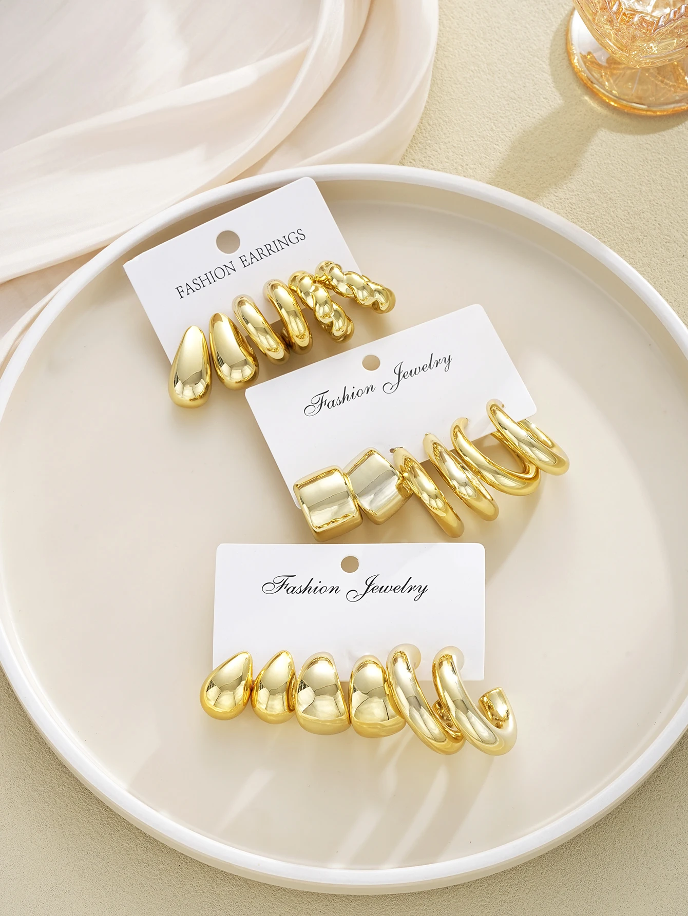 Ensemble de boucles d'oreilles pour femmes, 18 pièces, simple, élégant, vintage, luxueux, brillant, géométrique, irrégulier, torsadé, boucles d'oreilles en forme de larme, élégantes et polyvalentes, adaptées aux fêtes quotidiennes