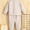 ensemble de tenue beige à manches longues pour bébé garçon – costume deux pièces élégant et élégant pour les sorties, vêtements de bébé parfaits
