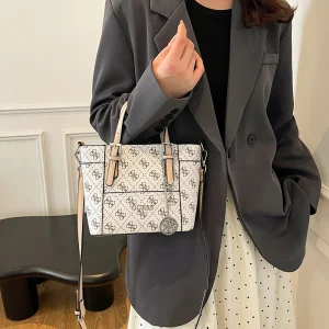 Sac à bandoulière en cuir Chic pour femmes, marque de luxe, sac à main à bandoulière avec boucle gravée