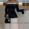 robe fourreau/colonne en satin pour occasions spéciales de dubaï, robe de célébrité noire et blanche, épaules dénudées, strass, robe de bal longue