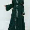 abaya noir islamique élégant de dubaï pour femmes musulmanes, design ceinturé avec nœud détaillé, robe longue modeste pour le moyen orient, nouvelle collection 2025