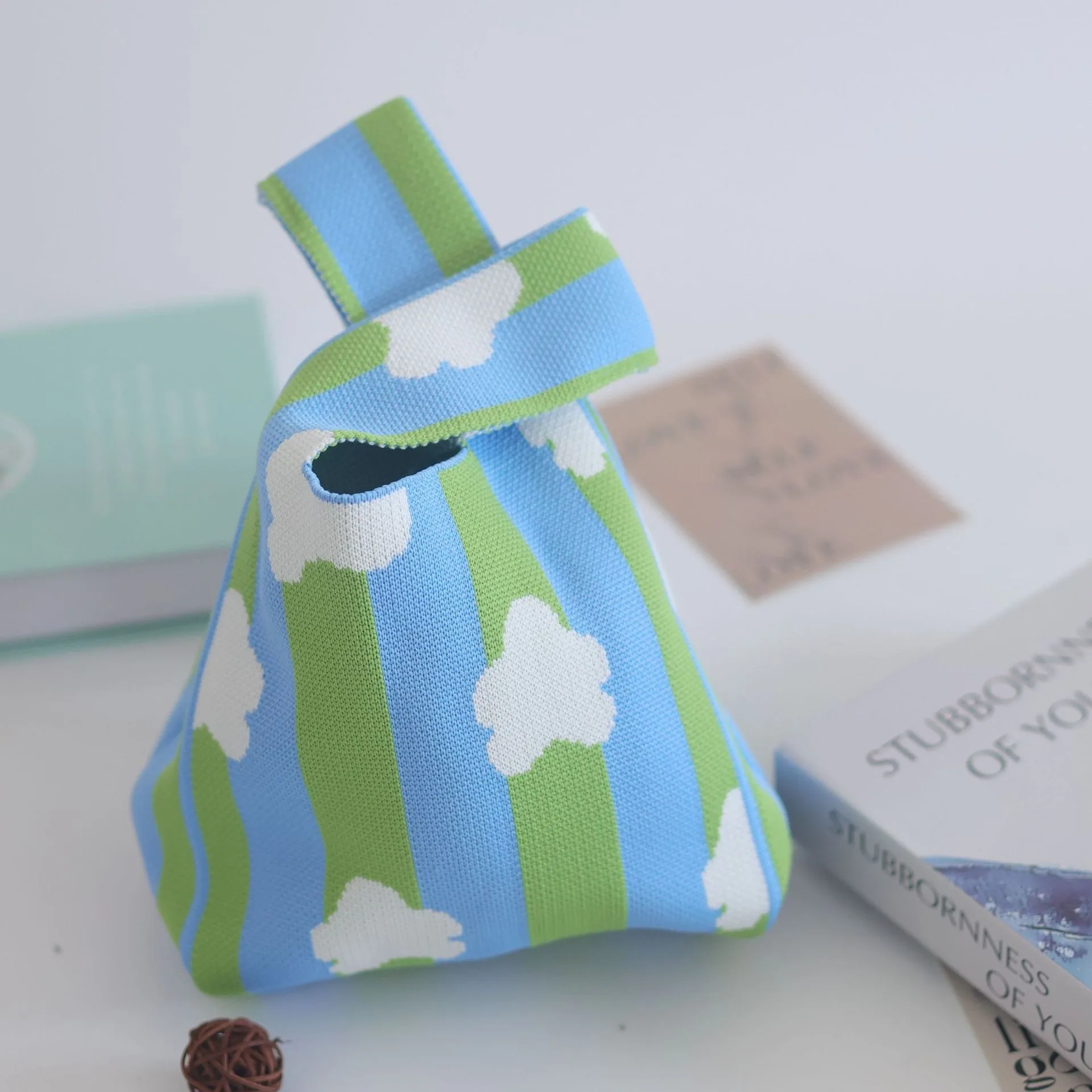 Sac tricoté pour femmes, fourre-tout Portable pratique et exquis, sac de rangement Portable, sacs seau cadeaux, sacs de poignet à nœud pour femmes