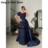 Robe de soirée longue de forme sirène, élégante, bleu marine, col carré, perles appliquées, drapée, traîne de balayage latéral, personnalisée