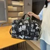 sac de sport grande capacité avec compartiment à chaussures, sac de sport de voyage polyvalent, sac à bandoulière initié par séparation sèche/support, imprimé lettre chic