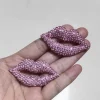 2 pièces brillant plein strass ours arc creux lèvres rouges résine décorations 3d bricolage indésirable coque de téléphone miroir casque épingle à cheveux accessoires