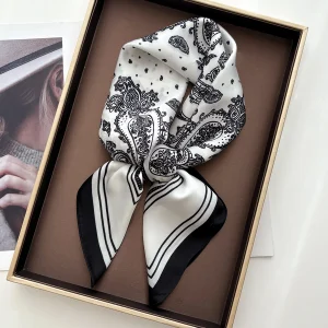 Foulard carré de luxe pour femmes dames Hijab 70*70cm élégant foulard Bandanas tache douce fausse soie foulards châle chaînes Foulard carré de luxe pour femmes dames Hijab 70*70cm élégant foulard Bandanas tache douce fausse soie foulards châle chaînes