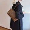 sac à main femme en cuir imprimé prairie plaisissant paris banlieue vintage spacieux aspect quotidien ​