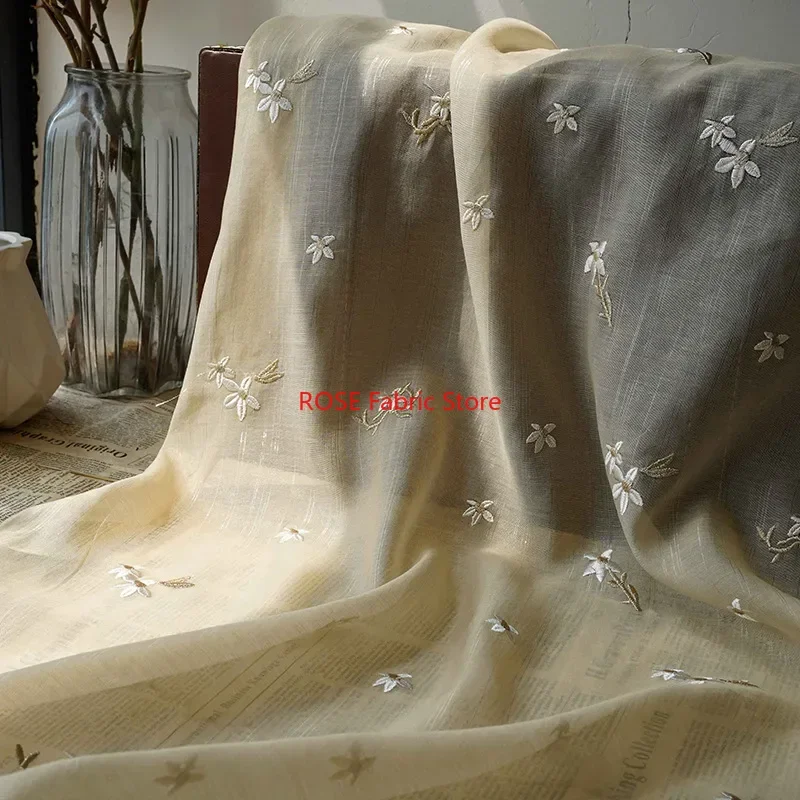 Petit tissu Jacquard doux en soie brillante, motif Floral Beige, pour chemise, robe de mariée, couture DIY, robe d'été, tissu de styliste