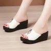 sandales en cuir compensées d'été de haute qualité pour femmes 6cm talon moyen nouveau 2025 taille 32 33 43 plate forme à bout ouvert chaussure élégante noir rouge