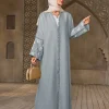 abaya gris clair élégant pour dames islamiquesbroderie florale pour les célébrations du ramadan à dubaï, du koweït et du moyen orient, usage quotidien