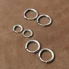 petites boucles d'oreilles exquises en argent sterling 925, argent uni, boucles d'oreilles confortables, boucles d'oreilles lisses, adaptées aux filles et aux femmes