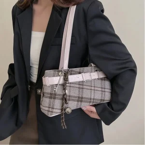 Nouveau sac à main Boho sac à bandoulière cloche pendentif sac fourre-tout léger Plaid sous les bras sac femmes doux PU vérifié fourre-tout tissu sac à provisions