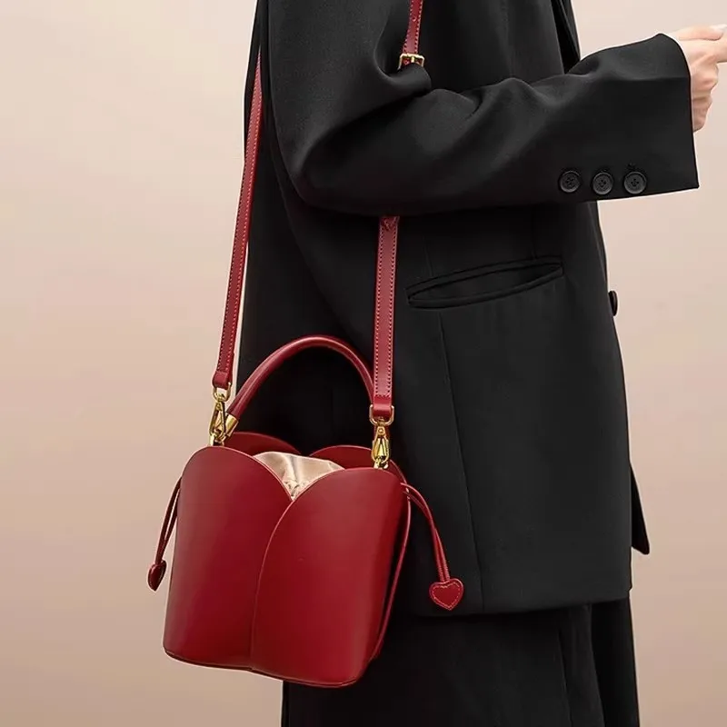 sac seau élégant à fleurs 2025, fourre tout convertible de luxe inspiré du designer, bandoulière chic à poignée supérieure pour toutes occasions