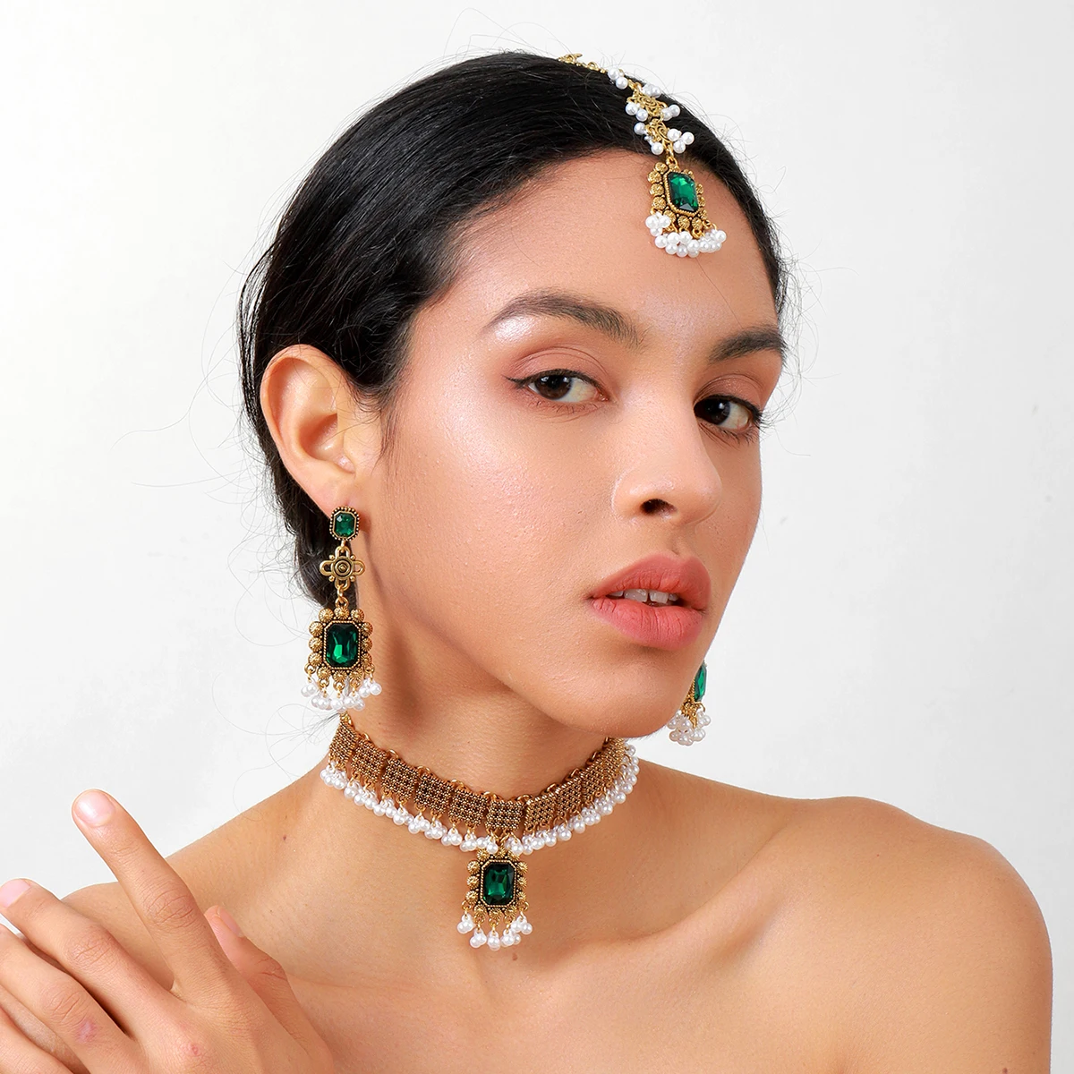 Ensemble de bijoux de Dubaï pour femmes, boucles d'oreilles pour patients, accessoires de mariage, collier en cristal géométrique vintage, coiffure frontale, nouveau