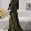 abaya à rayures vertes avec détail de ceinture, adapté aux tendances de la mode au qatar saoudien et les sorties quotidiennes modestes islamiques, rassemblement décontracté