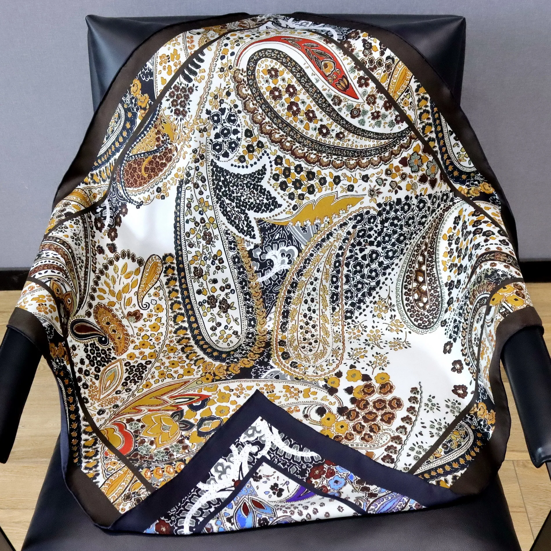 Écharpe imprimée double face en soie 90CM, écharpes de mûrier pour femmes, bijoux de luxe de styliste, bords à roulettes, Bandanas, sac, accessoires pour cheveux, Paisley