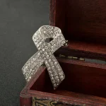 Broche en ruban de strass noirs pour femmes et hommes, épingle à revers élégante à la mode, accessoires de décoration, bijoux de fête, cadeau