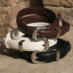 Ceinture pour femmes à la mode, ceinture décontractée en cuir reconstitué pour femmes avec boucle brillante ceinture slim noire pour jeans pour femmes