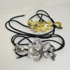 ceinture à fleurs en métal doré rétro pour femmes, personnalité exceptionnelle, corde en cuir noir, décoration de robe, chaîne de taille, nouveau 2dbp