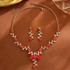 ensemble de bijoux en vigne florale pour femmes, strass scintillants, collier et boucles d'oreilles au design floral élégant, robes de bal de mariage