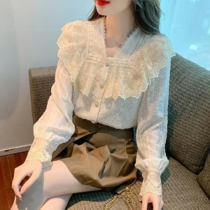 Chemise en dentelle femmes vêtements automne nouveau Style coréen doux dentelle chemises en mousseline de soie col en v à manches longues minceur blanc Blouse haut pour femme Chemise en dentelle femmes vêtements automne nouveau Style coréen doux dentelle chemises en mousseline de soie col en v à manches longues minceur blanc Blouse haut pour femme