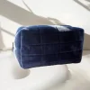 grand organisateur de maquillage chic en fourrure pour femmes, sac à cosmétiques à fermeture éclair de couleur unie, pochette de lavage de toilette de voyage en peluche, porte stylo