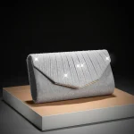 Sac de rangement pour robe de soirée élégante, avec chaîne détachable, bandoulière et poignée en bande métallique, accessoire de mode pour dames