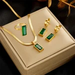 Ensemble de bijoux tendance doré tonifié avec émeraude – comme des pierres : collier et boucles d&rsquo;oreilles charme dames