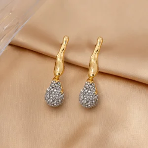 Conception originale par un génie européenne et américaine, cuivre plaqué or, à la mode et polyvalent, décontracté, irrégulier plein diamant