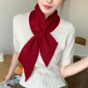 1 morceau d'écharpe croisée élégante de couleur unie pour femme, écharpe simple assortie au quotidien, polyvalente et à la mode.